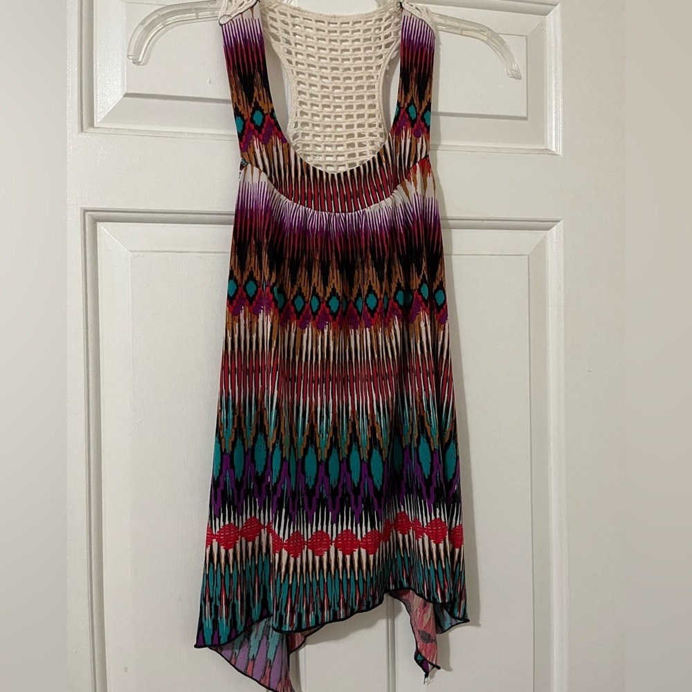 Multicolored tank